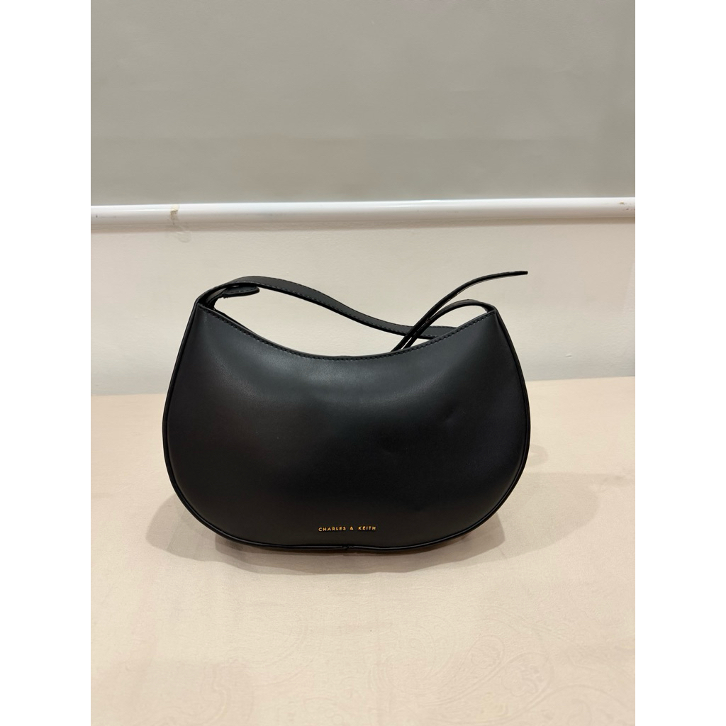 charles & keith c&k cnk preloved bag shoulder bag black
