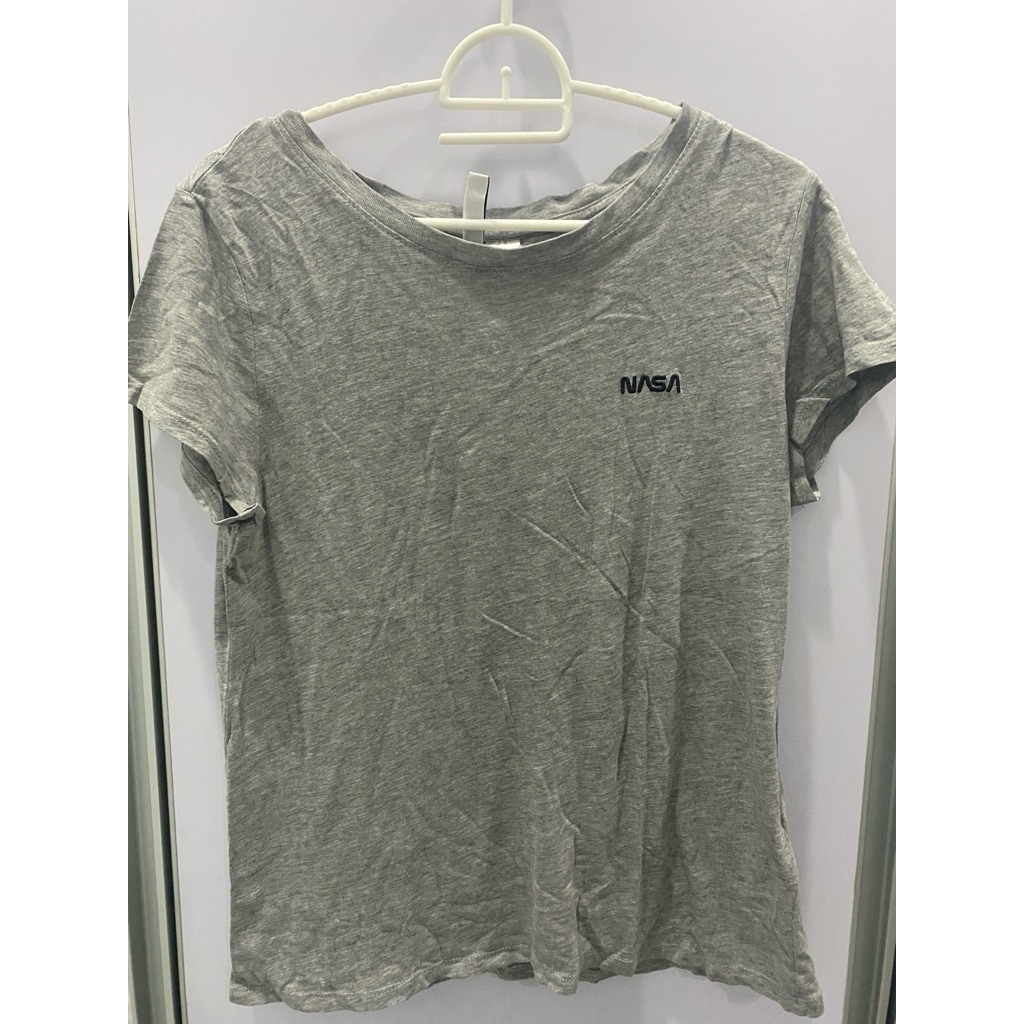 [PRELOVED] H&M Divided Tshirt | Kaos H&M