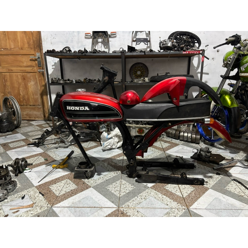 bodi set cb tangki sultan  set cat basah rangka cg