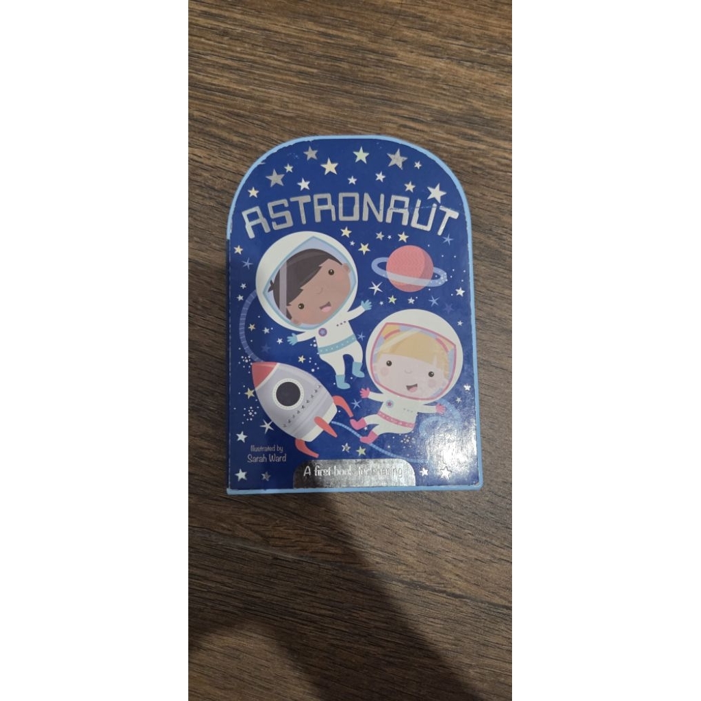 Board Book Astronaut Buku Cerita Anak Astronot (Preloved)