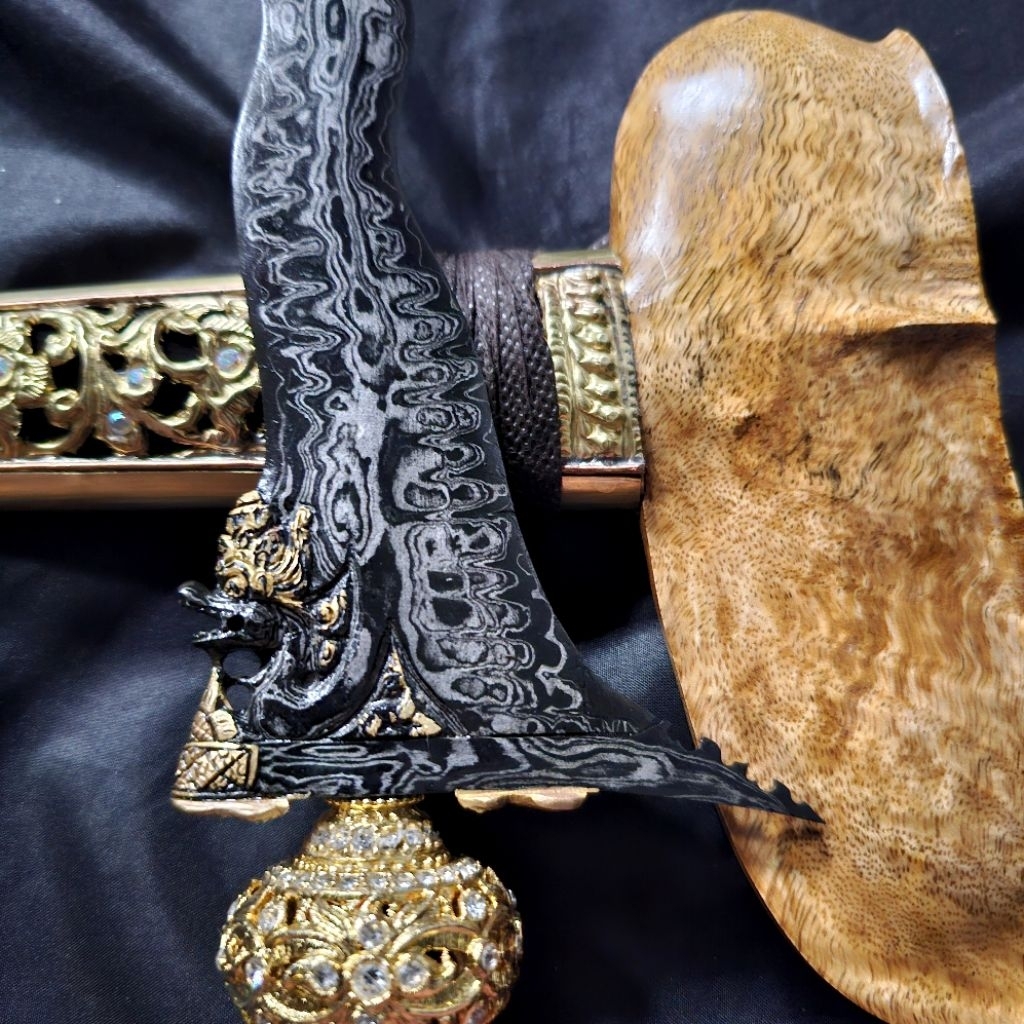 Keris Nogo Siluman Luk 11 Kinatah Sepuh Emas Pamor Untu Walang