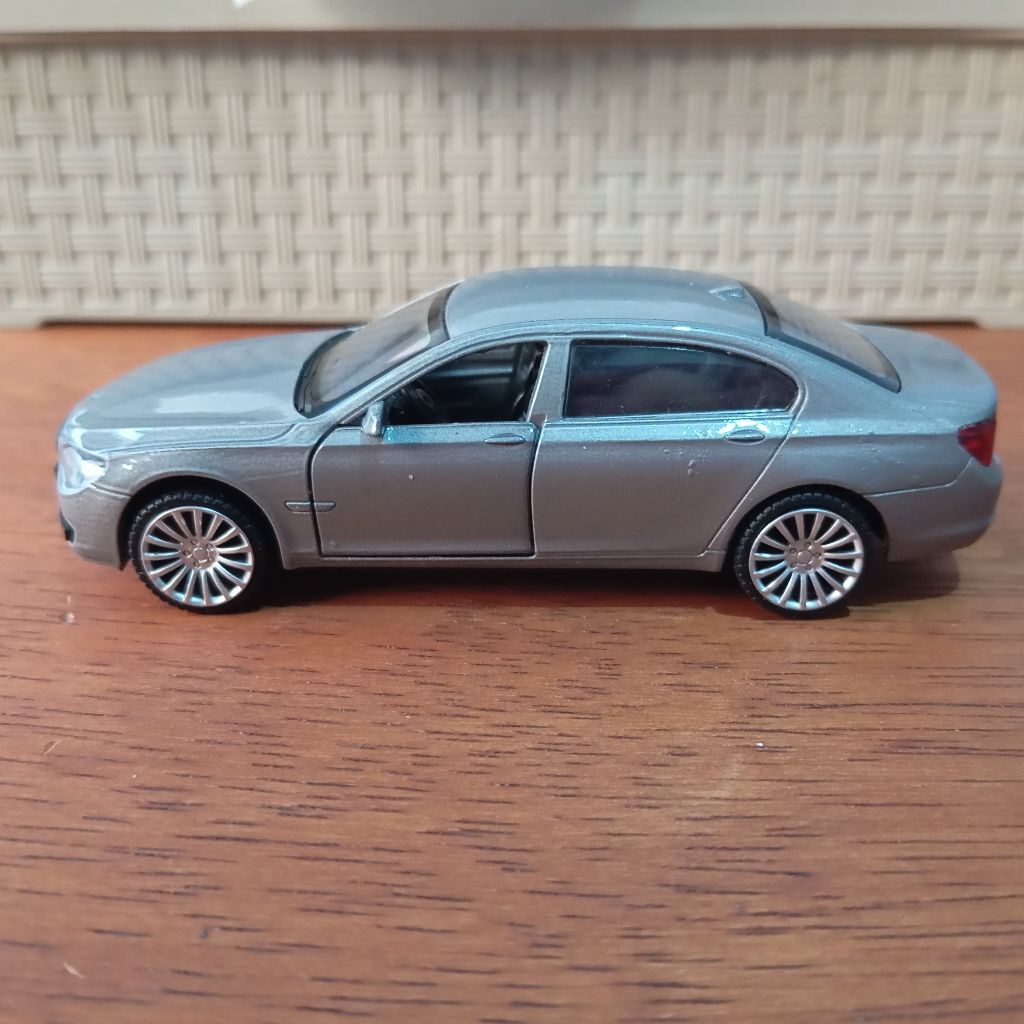 apolo loose BMW 760LI abu grey gray MSZ skala 32 scale 36