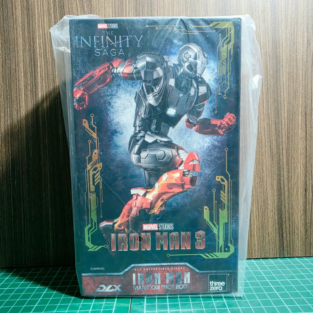 THREEZERO  DLX Iron Man Mark 22 Hot Rod Marvel The Infinity Saga