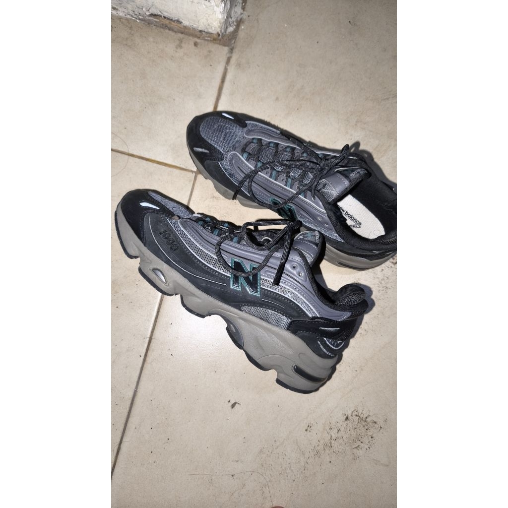 Sepatu NB1000