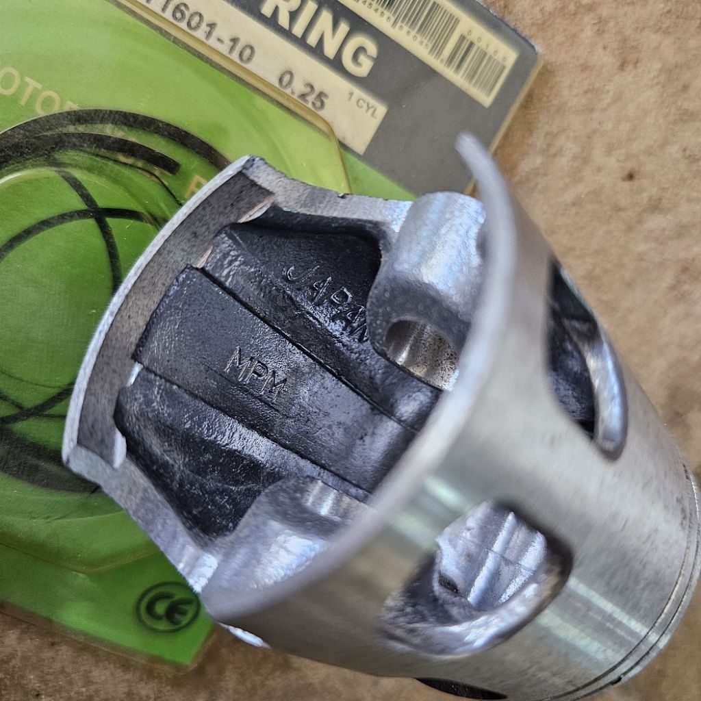Piston yamaha RX100 0,25+Ring piston.MPM/JP