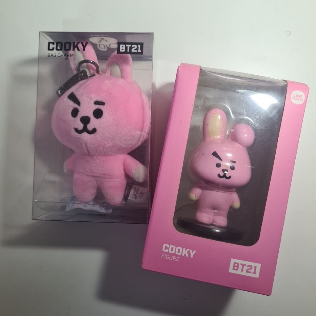 BT21 Cooky bag charm keychain gantungan kunci figure