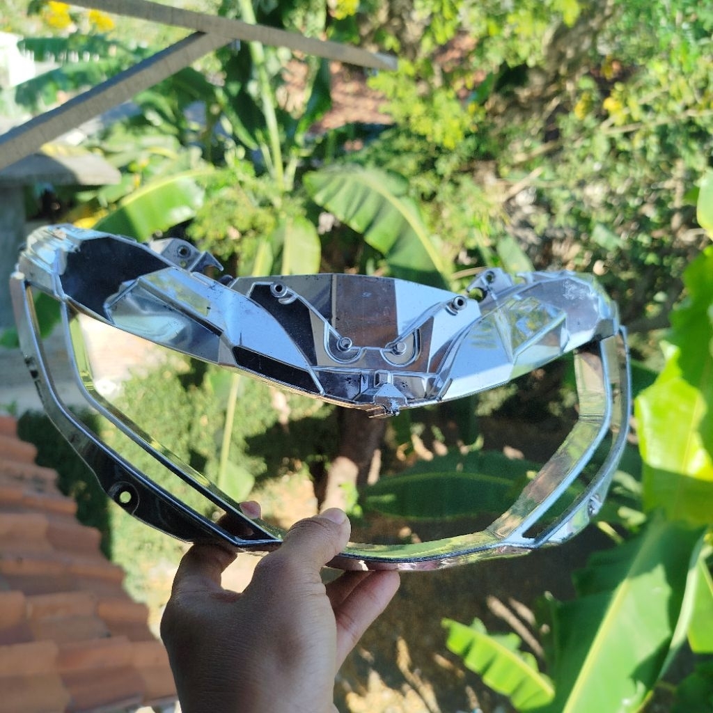 Frame alis reflektor lampu depan Honda PCX 150