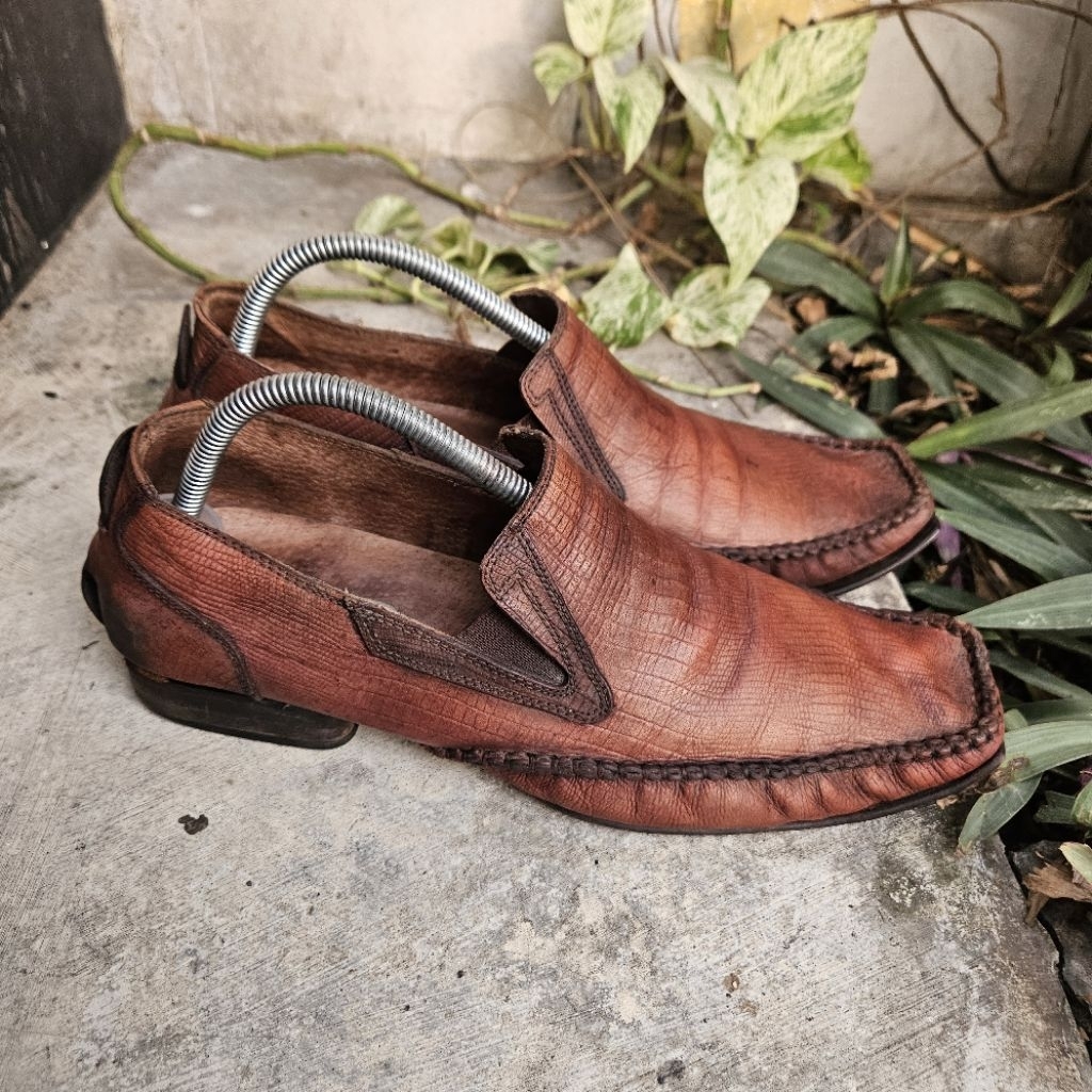 sepatu kulit slip on second Mario minardi size 41(26cm)