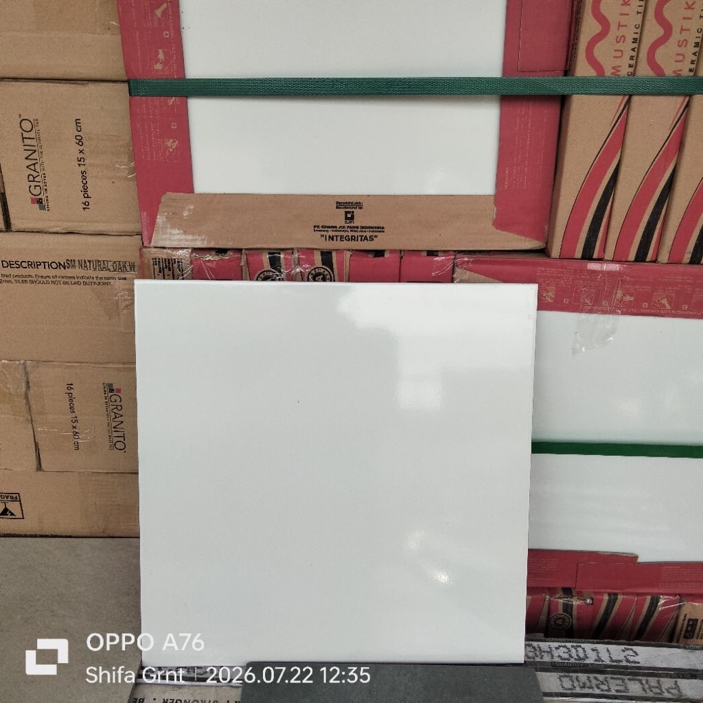 Keramik lantai 40x40.Putih polos kw1/Mustika