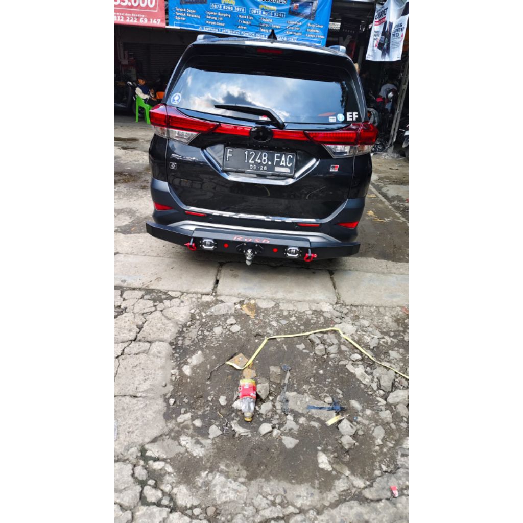 Towing bar pengaman bemper bumper belakang mobil Toyota new rush model custom