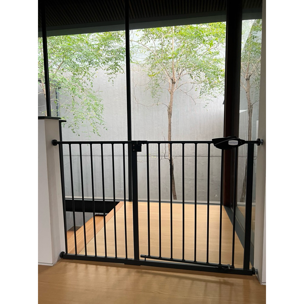 (Preloved) Baby Safety Gate Pagar Pintu Bayi Hitam Penghalang Pintu Bayi Pagar Tangga Bayi Pagar Pen