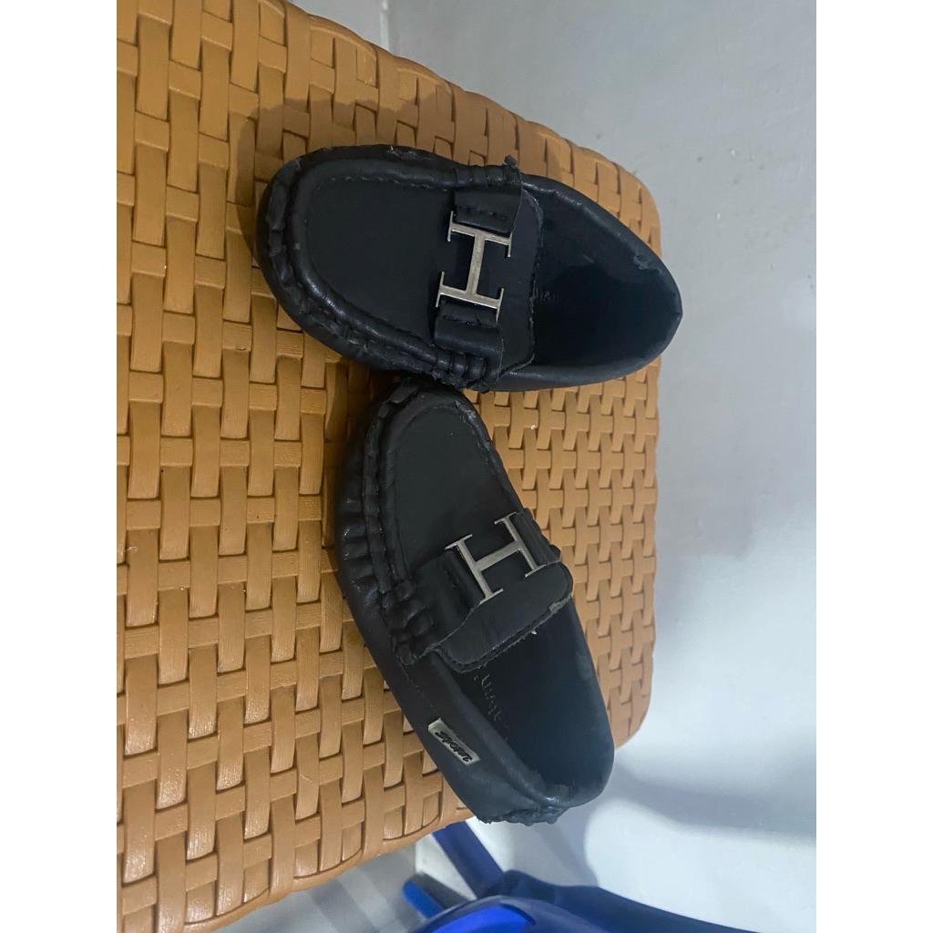 Sepatu anak H Hitam ukuran 23