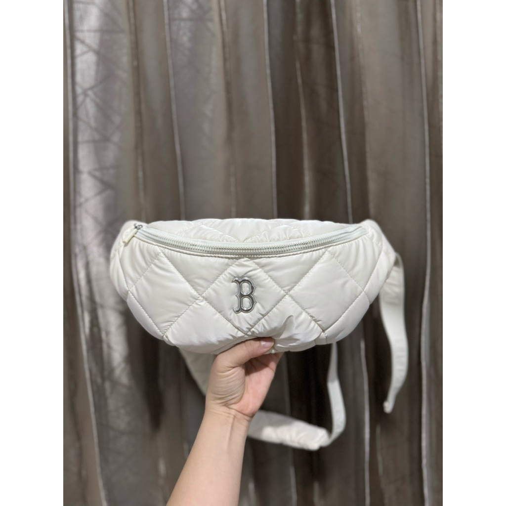 MLB TAS HIPSACK WHITE PEARL ORIGINAL 100%. JUAL MURAH. SAMA SEKALI BELUM PERNAH DI PAKAI