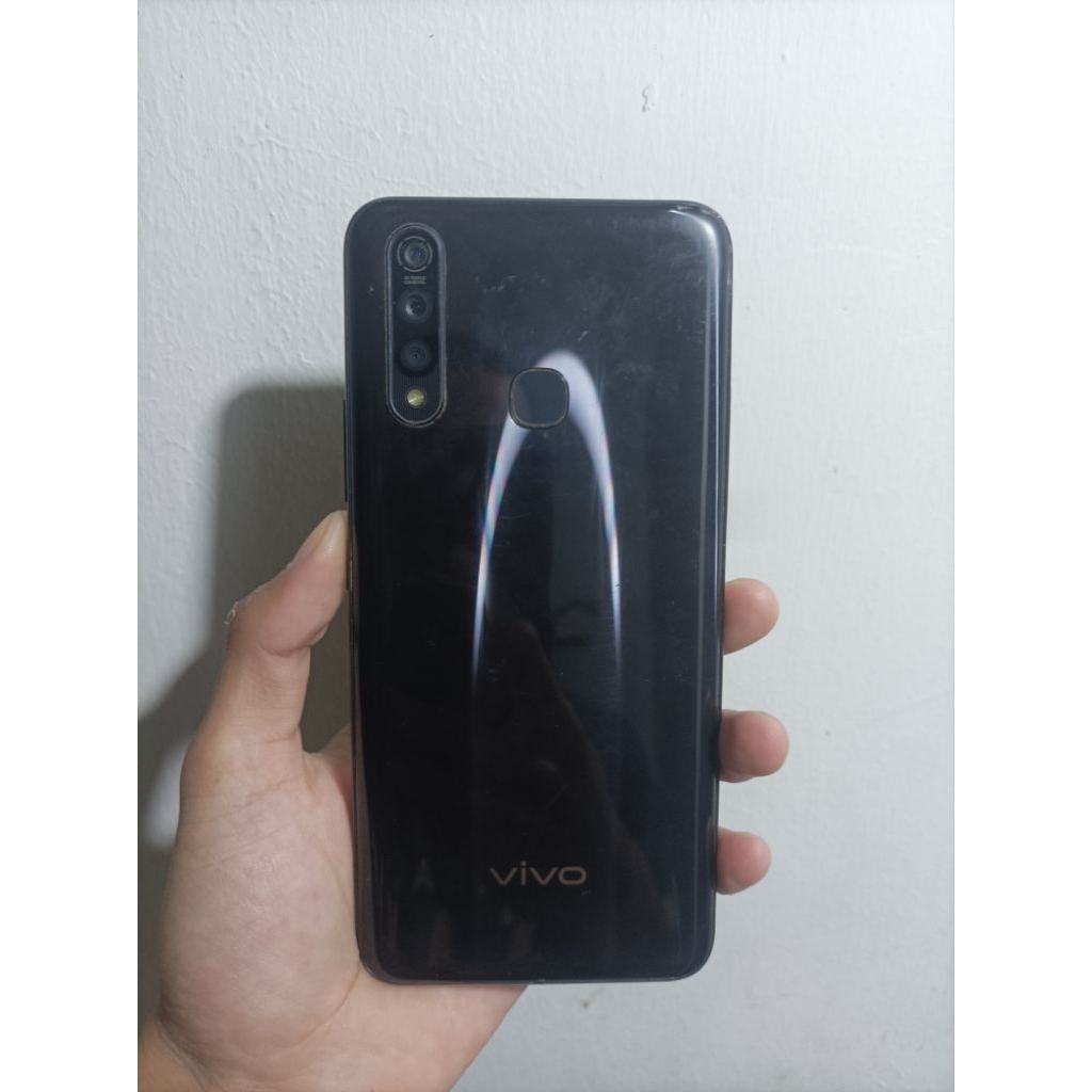 vivo z1 pro 6/128 minus