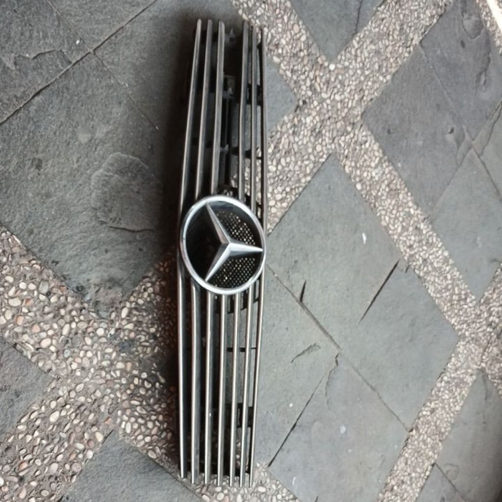 Grill Mercedes Mercy  SL320 SL500 SL600 Tahun 1994 ORIGINAL