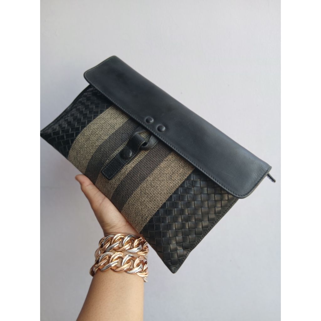 BOTTEGA Clutch Auth Preloved