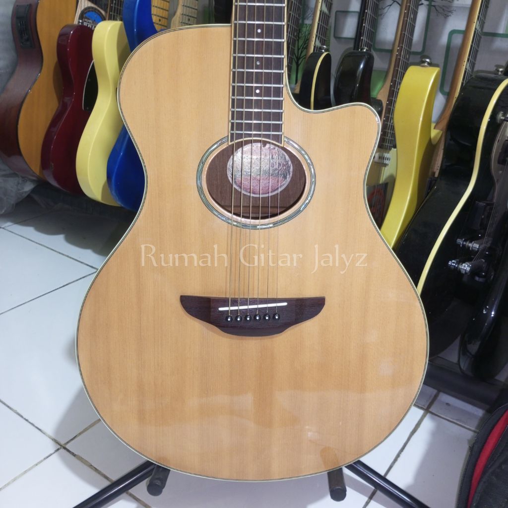 Yamaha apx600 original acoustic guitar second