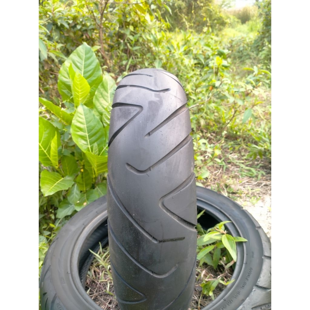 Ban Belakang Motor Scoopy Genio Ukuran 110/90 Ring 12 Tubeless Irc