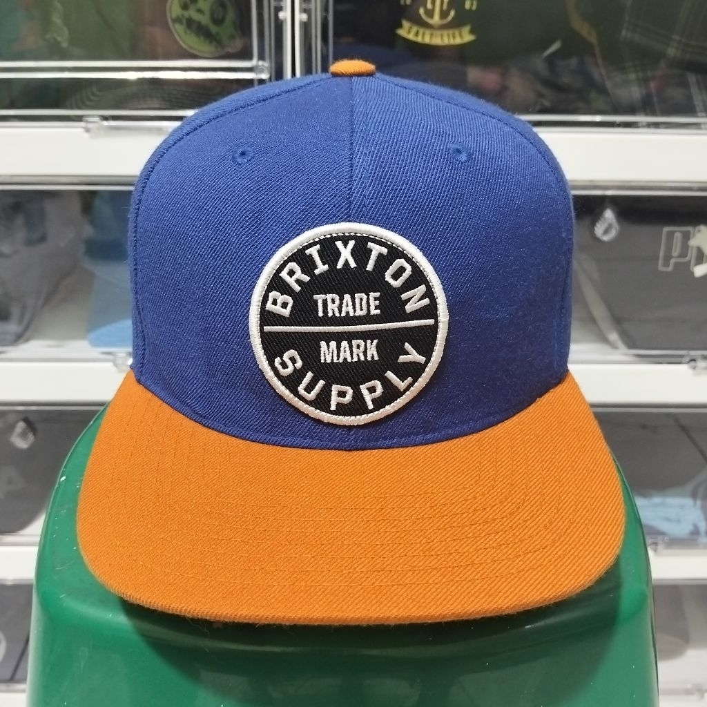 topi snapback brixton