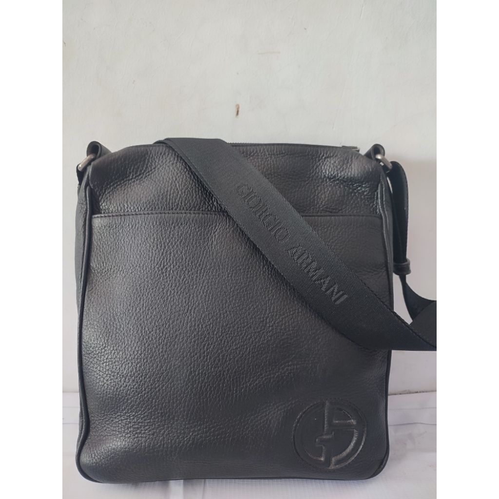 Tas Selempang Kulit Asli Giorgio Armani