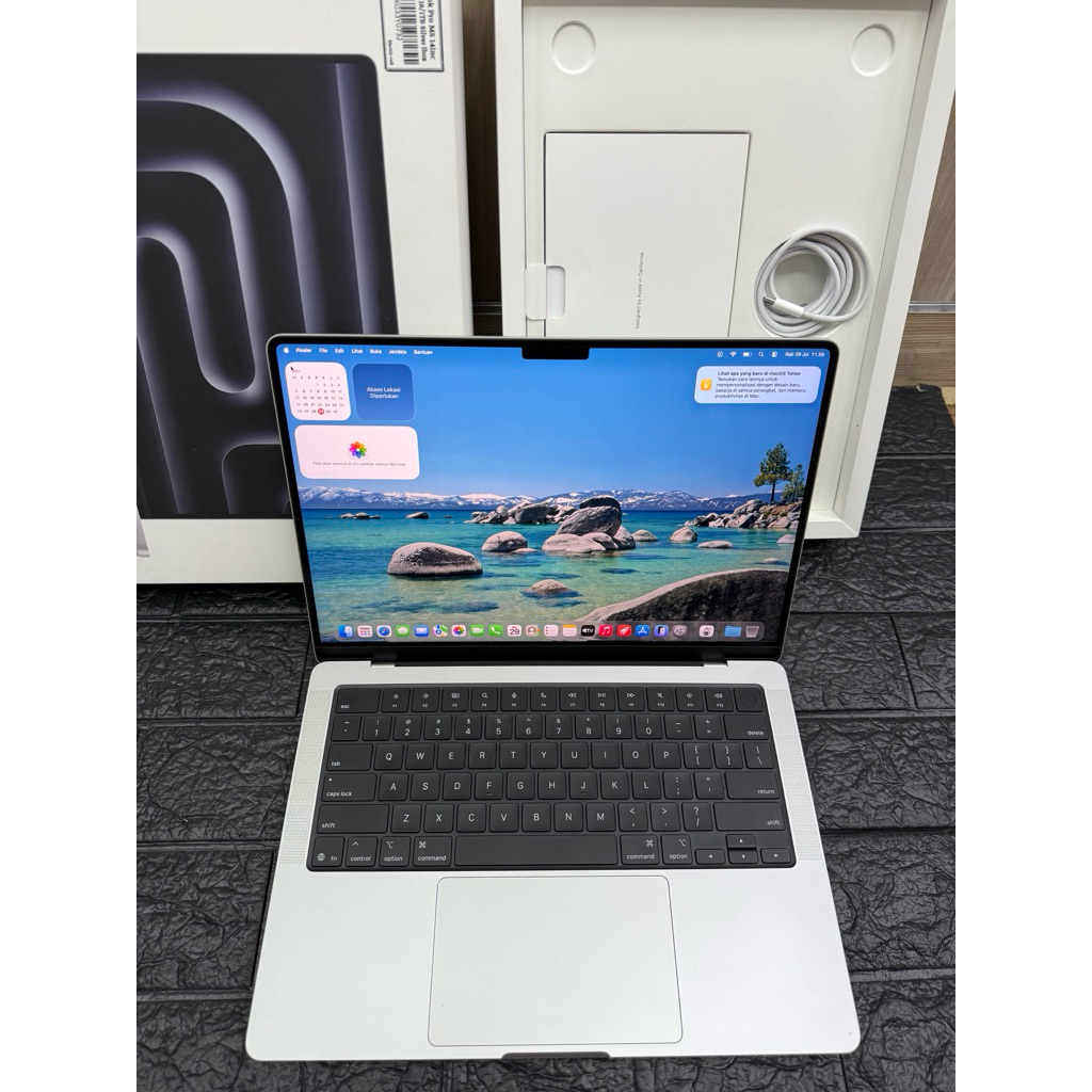 MacBook Pro M5 (14-inchi M5 16GB/1TB Garansi Resmi  iBox Second Original Like New Fullset