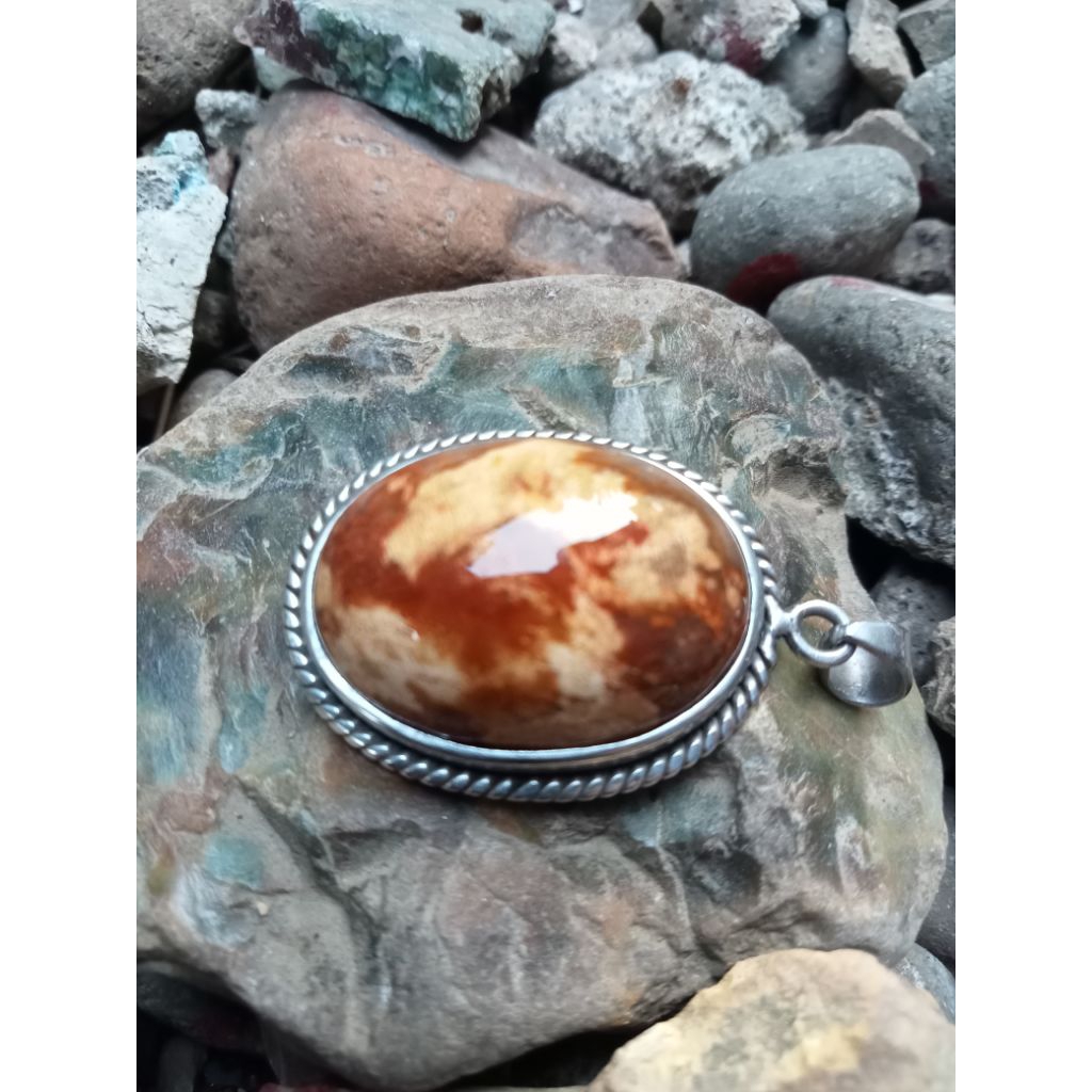 liontin batu akik
