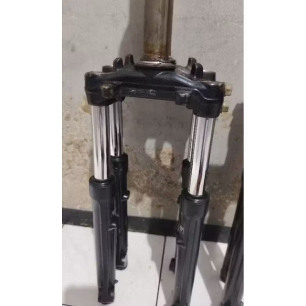 shock shockbreaker sekok depan komplit 1 set segitiga Vario 125 old kzr original lepasan motor berku