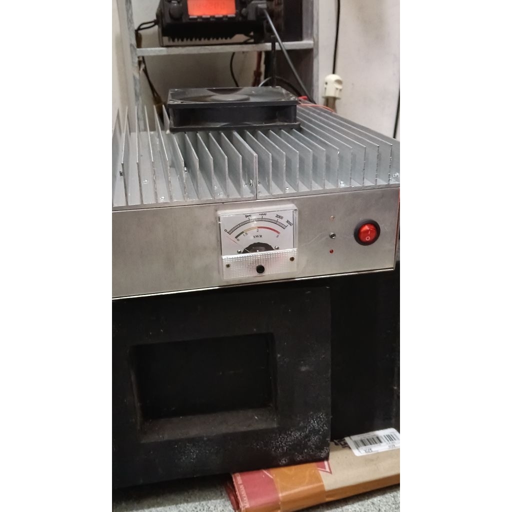 BOSTER VHF 2M 1500 - 2000 WATT TEGANGAN 20 - 32V  INPUT KITA UJI DENGAN ANTENA LANGSUNG