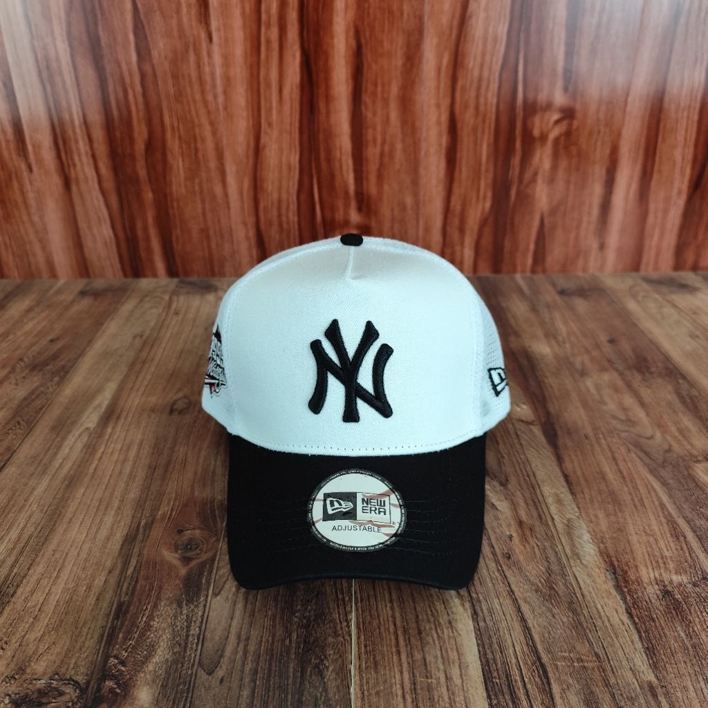 Topi Baseball NY Putih Hitam