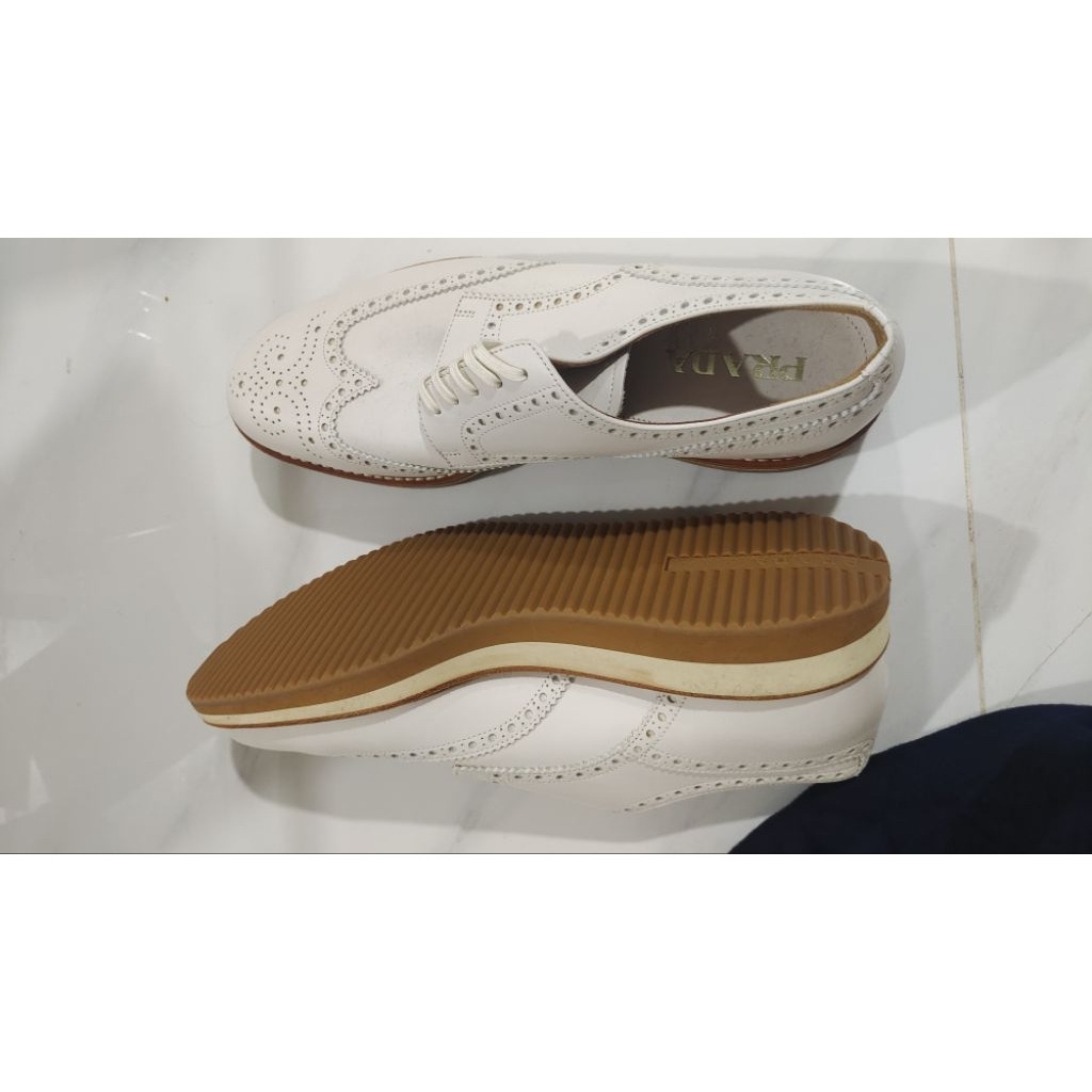 SEPATU PRADA ORIGINAL SIZE 43 PRIA
