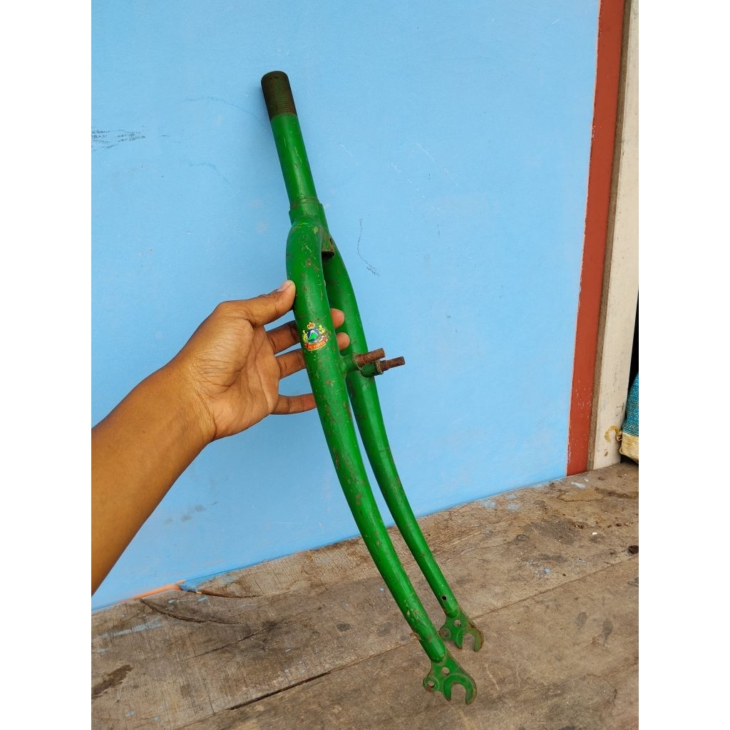 Fork Rigid FUJIWARA Steertube 124 mm standar NOS untuk Sepeda MTB ban 26" Federal jadul atau sejenis