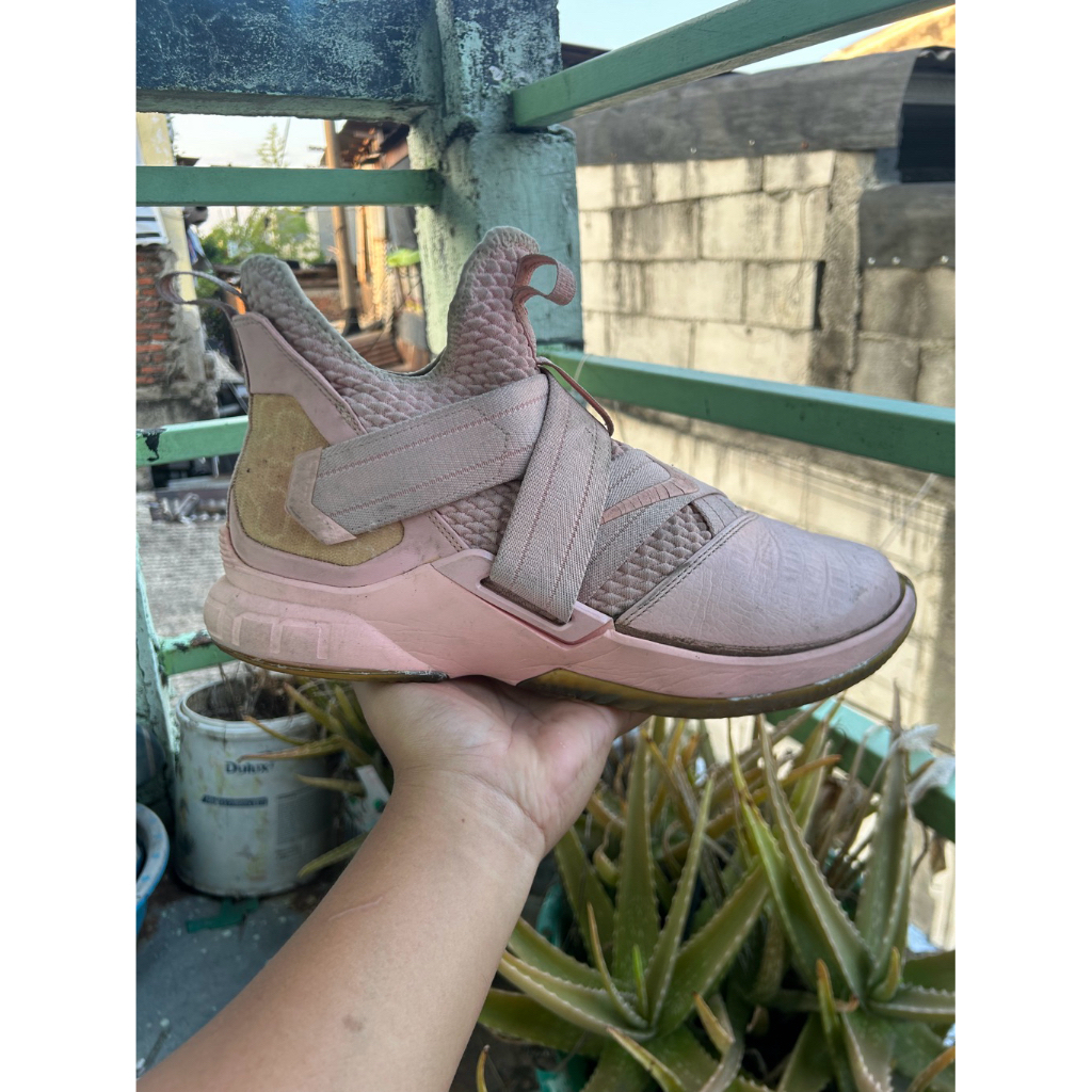 Nike LeBron Soldier 12 SFG Pink Basket Sneakers Original Sepatu Basket Size 46