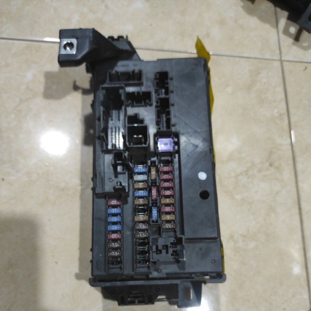 BCM FUSEBOX CALYA SIGRA A-A 82600-BZ650 ORI COPOTAN
