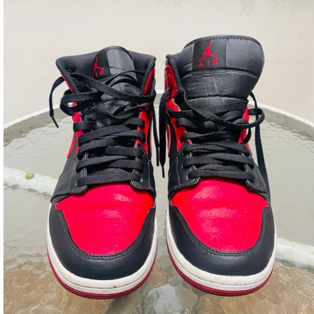 Sepatu Nike Air Jordan 1 Mid Banned Black Red White Second
