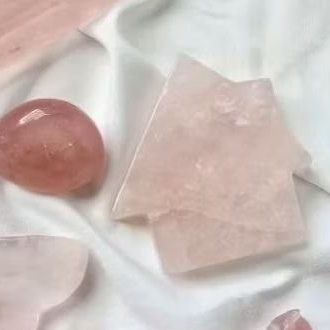 Rose quartz house carving batu natural kristal