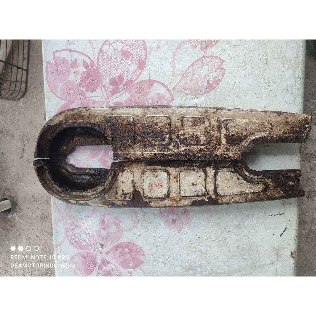 KATENGKAS TUTUP RANTAI V75 V80 YAMAHA original / 5164