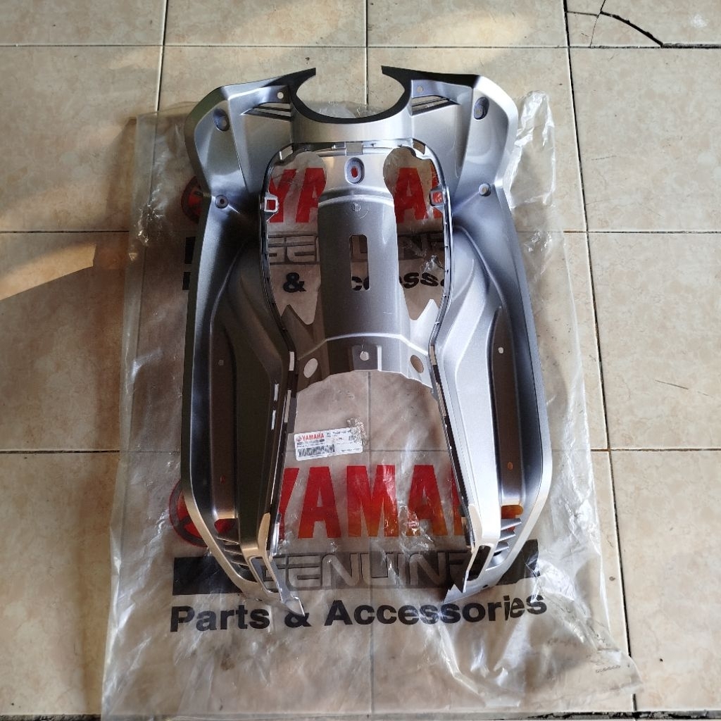 Cover Panel Inner dek tengah Kontak Jupiter MX Lama Silver Original YGP 1S7-F836K-00-P0
