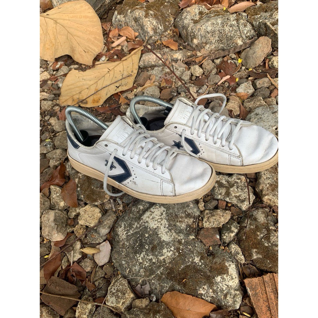 sepatu converse pro leather