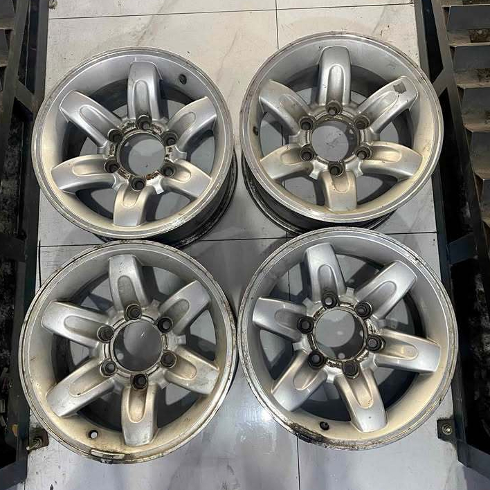 VELG BEKAS SECOND RING 15 LUBANG 6X139,7 STD TERANO R15X7 6X13,9 ET20