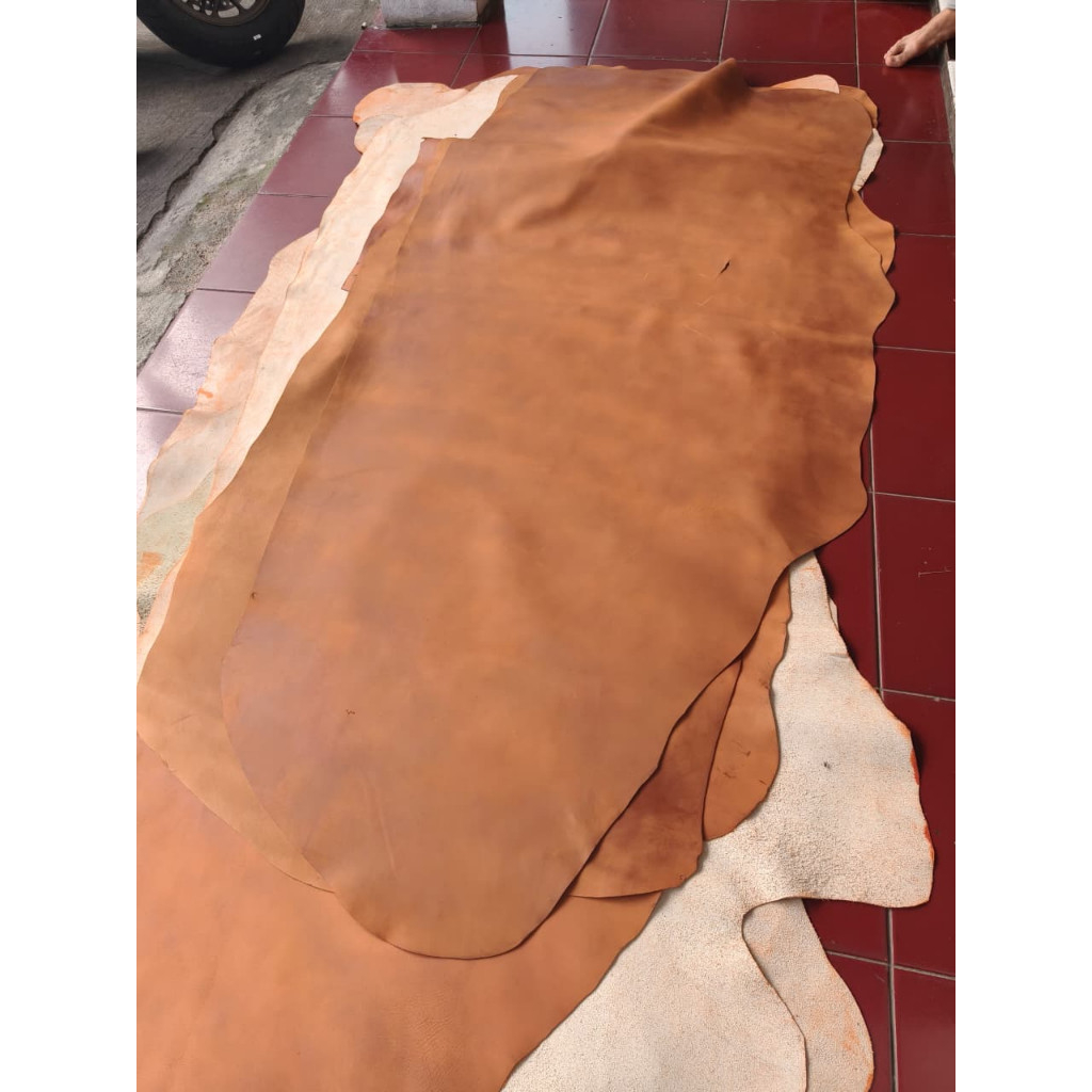 Lembaran Kulit Sapi Asli Premium Vegetable Tanned / Crazy Horse Leather Utuh Lembaran 20 Feet - 25 F
