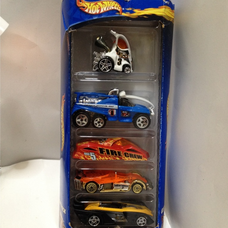 Hot Wheels Gift Pack. 2002 Extreme City 5-Pack - 56140. Hyper Mite-XS-IVE-Stealth-Road Rocket-Shreds