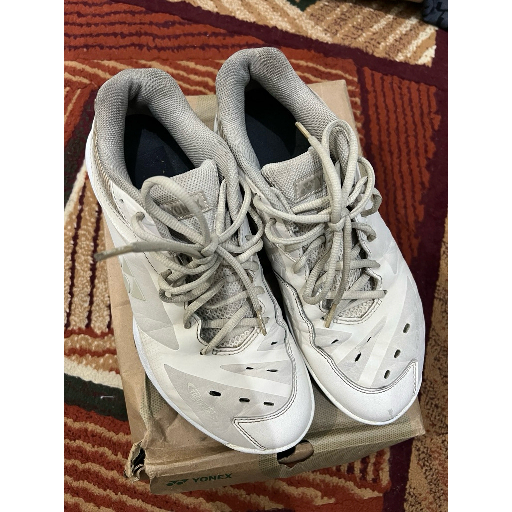 Sepatu Badminton Yonex SHB 65 Z3 C-90 Men Natural Original - Second Bekas