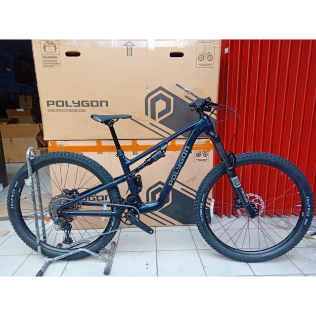 SEPEDA MTB 29" POLYGON COLLOSUS T5 Garansi Resmi TERBARU