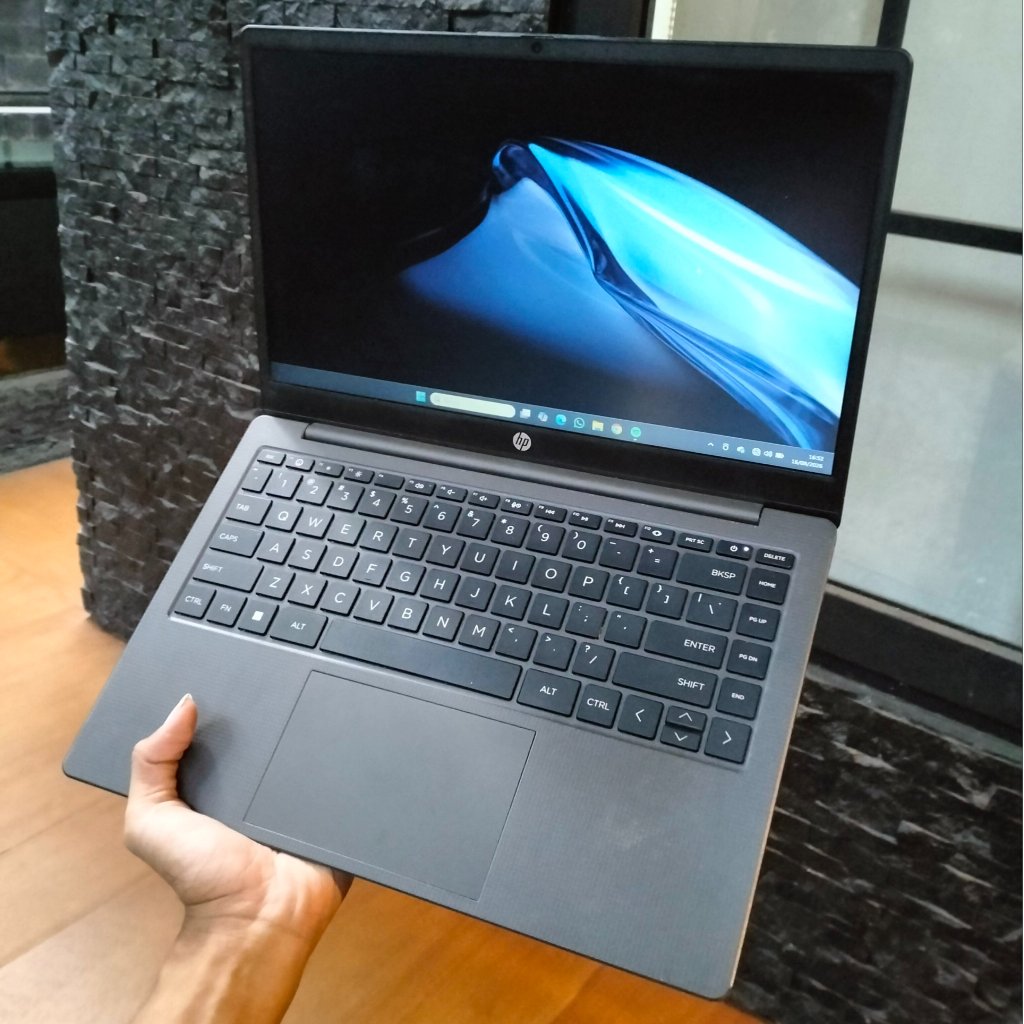 Laptop HP 245 14 inch G10 Notebook PC AMD Ryzen 5 7520U Ram 8Gb Ssd 512Gb