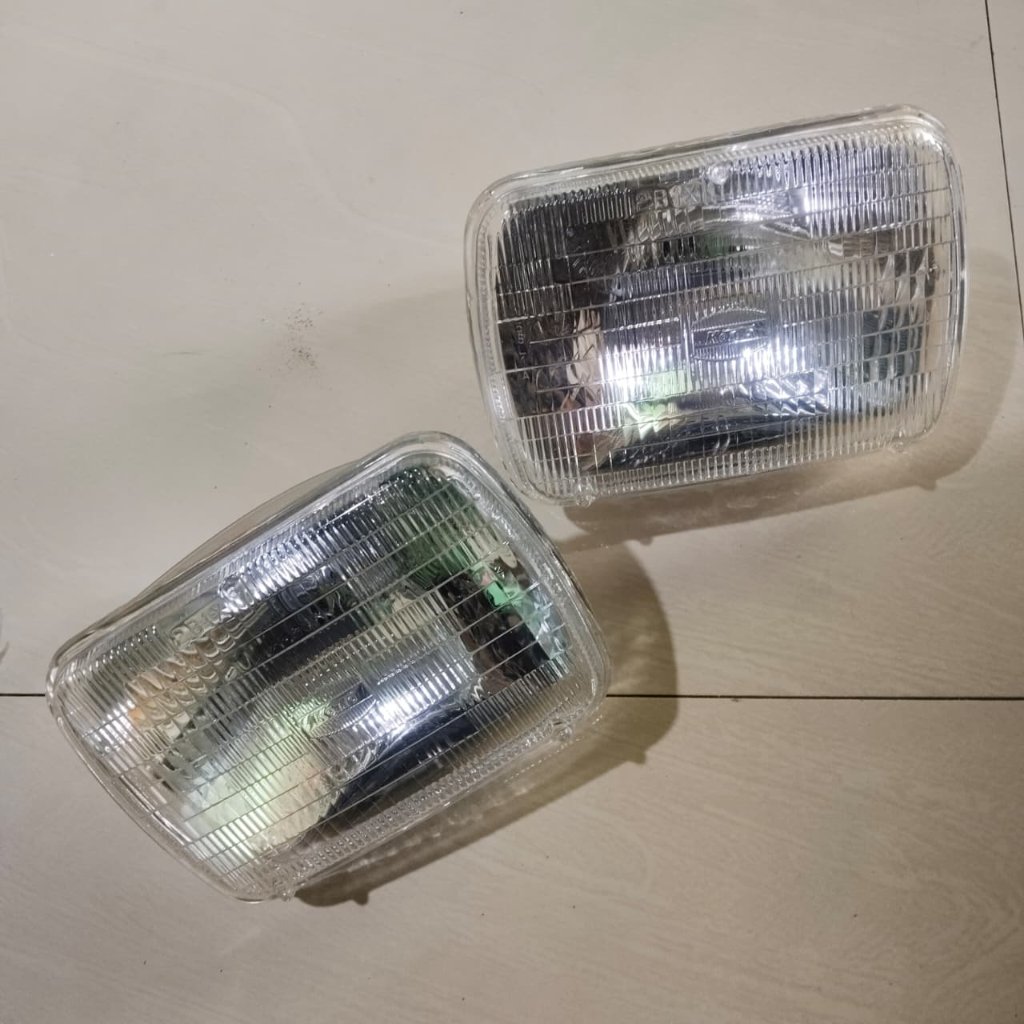 Sealed Beam / Headlamp Lampu Kotak Toyota Kijang Corolla ( Asli Koito )