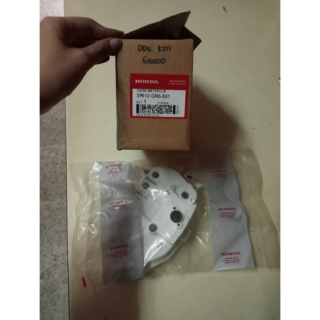 Dudukan KM Grand ASLI AHM 37212-GN5-831