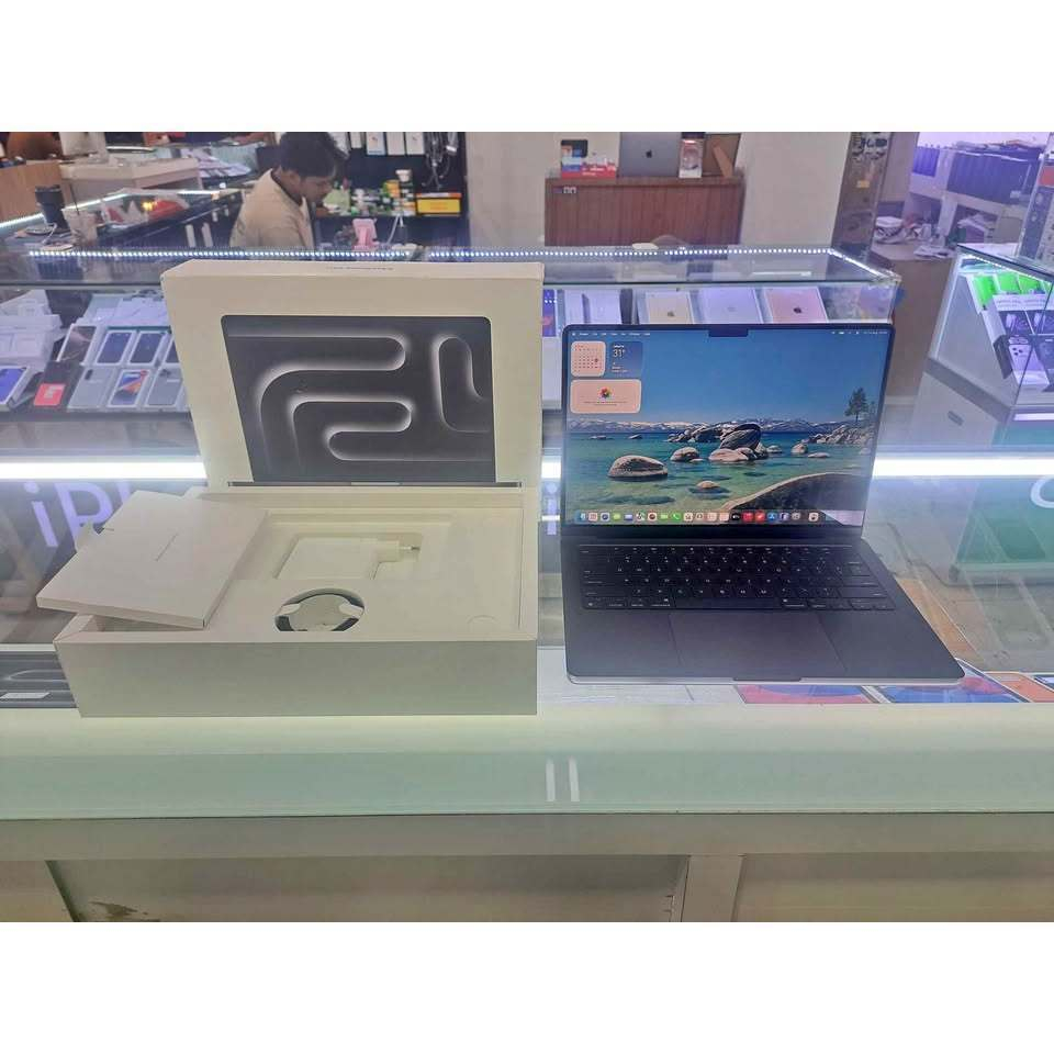 Second Macbook Pro M4 Pro 14" Inch 24/1TB SSD Black IBOX ON 4 Agustus 2027 Mulus Like New