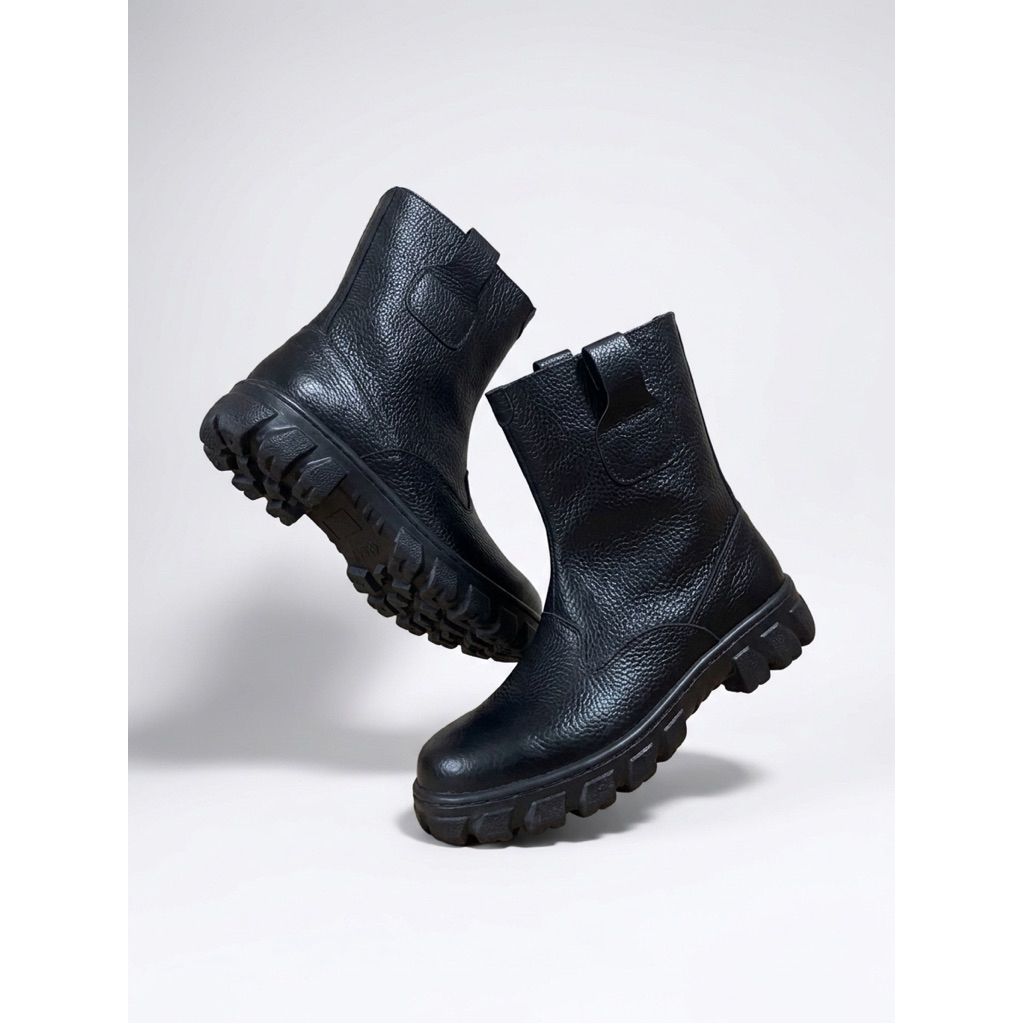 Voltora Sepatu Safety Boots Tinggi Pria Kulit