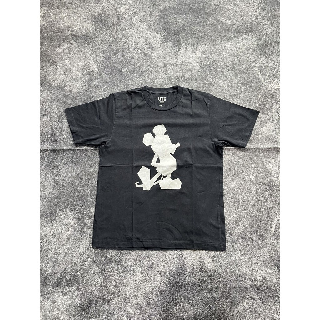 Tshirt Uniqlo UT x Disney Mickey Mouse Kaos Hitam ukuran S