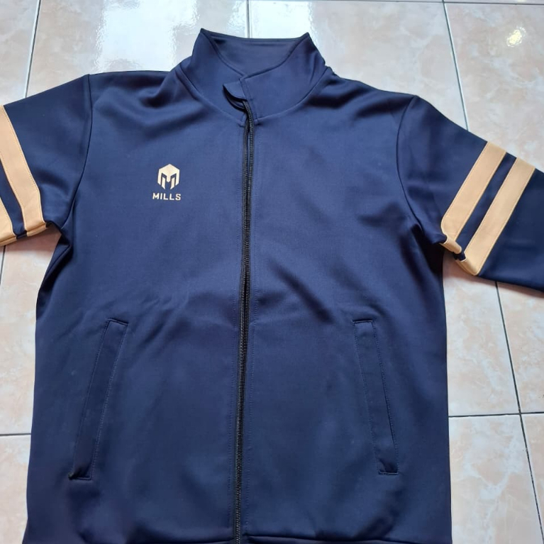 Jaket Mills